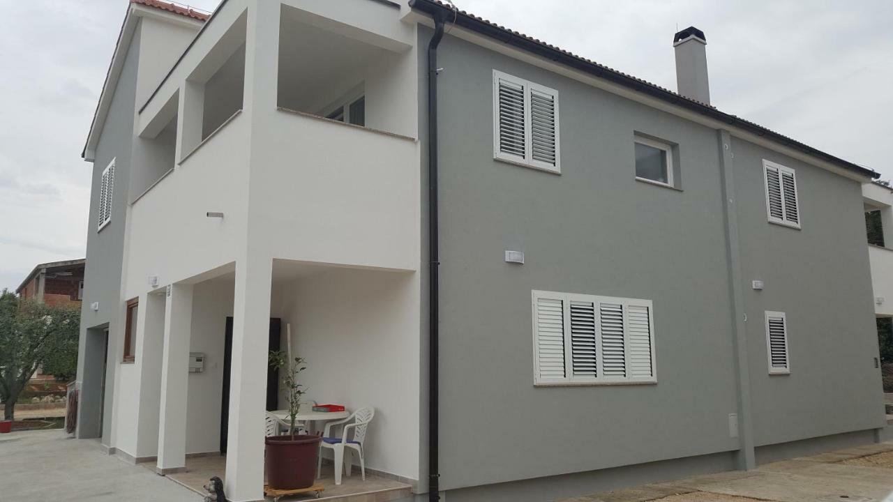 Apartments Mica Vrsi Exterior foto